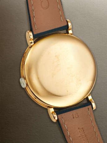 OMEGA, RARE AND LARGE, YELLOW GOLD TRIPLE CALENDAR WITH MOON PHASES, REF. 2485 - photo 3