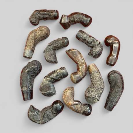 Collection of Kriss Handles Java Indonesia Late 18th Early 19th Century Bois laqué Other style Late 18th century - photo 13