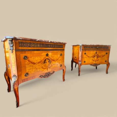 Pair of commodes in the Louis XV style marquetry and gilt bronze 19th century Wood 19th century - photo 11