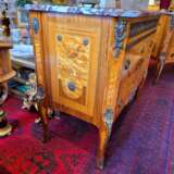 Pair of commodes in the Louis XV style marquetry and gilt bronze 19th century Wood 19th century - photo 15