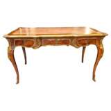 Large Louis XV style flat desk marquetry and gilt bronze 19th century work Naturholz 19th century - Foto 1