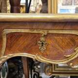 Large Louis XV style flat desk marquetry and gilt bronze 19th century work Naturholz 19th century - Foto 2