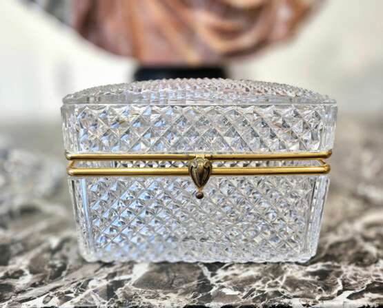 Large cut-crystal box with gilt-bronze mounting Charles X period circa 1830. Crystal Oriental Art 19th century - photo 8