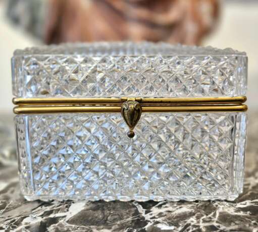 Large cut-crystal box with gilt-bronze mounting Charles X period circa 1830. Crystal Oriental Art 19th century - photo 11