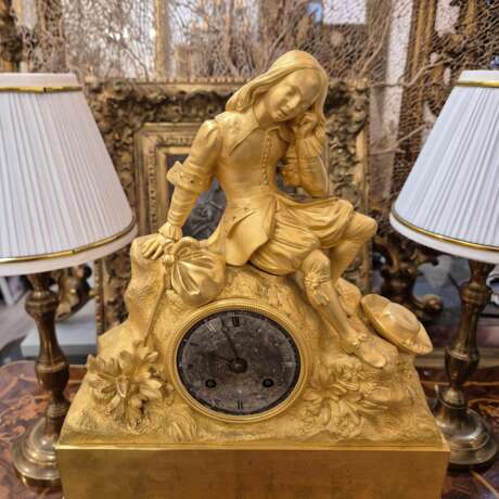 19th Century Charles X Clock with a Statue of a Romantic Young Nobleman. Bronce Other style 19th century - photo 2