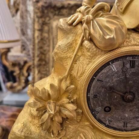 19th Century Charles X Clock with a Statue of a Romantic Young Nobleman. Bronce Other style 19th century - photo 9