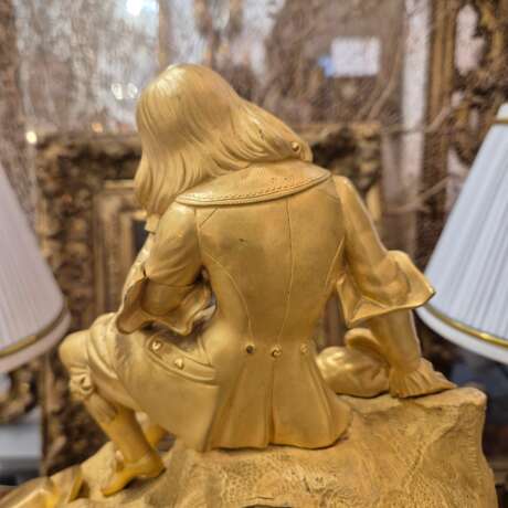 19th Century Charles X Clock with a Statue of a Romantic Young Nobleman. Bronce Other style 19th century - photo 11