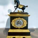 Empire Clock in representing a Horse and a Dog in Gilt Bronze 19th Century Bronze Empire 19th century - photo 6