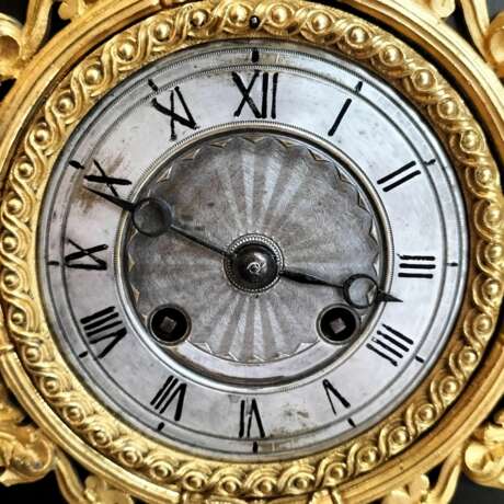 Empire Clock in representing a Horse and a Dog in Gilt Bronze 19th Century Bronze Empire 19th century - photo 13