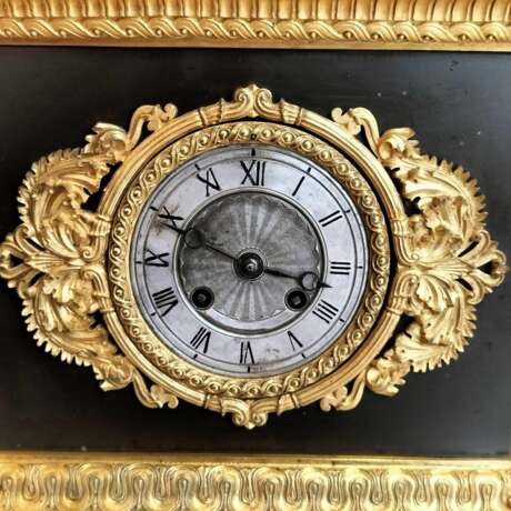 Empire Clock in representing a Horse and a Dog in Gilt Bronze 19th Century Bronze Empire 19th century - photo 14