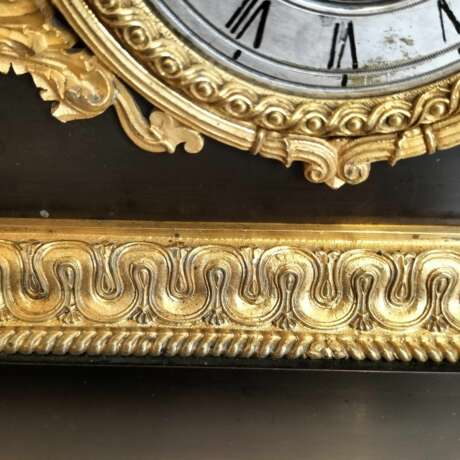 Empire Clock in representing a Horse and a Dog in Gilt Bronze 19th Century Bronze Empire 19th century - photo 17