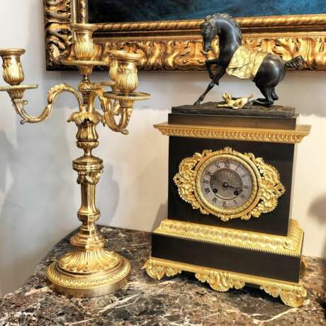 Empire Clock in representing a Horse and a Dog in Gilt Bronze 19th Century Bronze Empire 19th century - photo 19