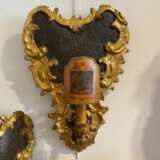 18th Century Pair of Louis XV Rococo Style Italian Sconces in Gilded Wood Lacquered wood 18th century - photo 4