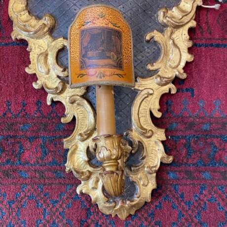 18th Century Pair of Louis XV Rococo Style Italian Sconces in Gilded Wood Lacquered wood 18th century - photo 8