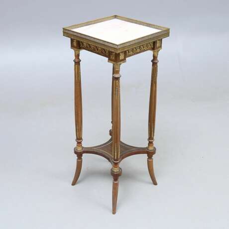 Louis XVI style table. France early 20th century. Stone Early 20th century - photo 1