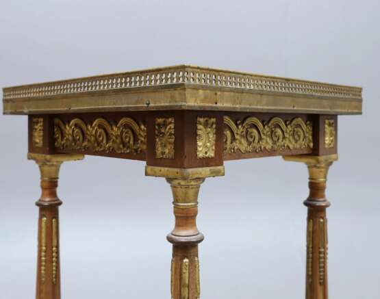 Louis XVI style table. France early 20th century. Stone Early 20th century - photo 3