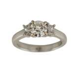 750 gold ring in Art Deco style with three diamonds. Diamonds 20th century - photo 1