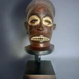Tchokw&eacute; mask from Angola in wood and pigments - Circa 1900 Ceramics 20th century - photo 9