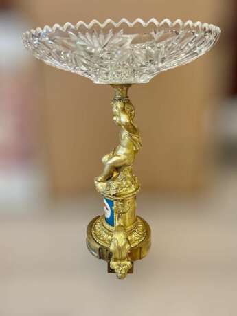 19th Century Cut Crystal Bowl on a Gilt Bronze Pedestal with Putti Motifs Crystal Napoleon III 19th century - photo 2