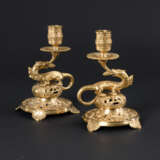 Paar Neo-Romanik-Bronzeleuchter mit Dra - photo 1