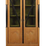 Eckvitrine mit Halbsäulen 20. Jh., Biedermeierstil… - photo 1