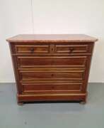 Acajou. Mahogany chest of drawers with marble top