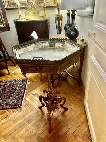 19th Century Large Hexagonal Bronze Jardiniere in the Style of Victor Paillard Bronze Louis-Philippe Carl X 19th century - photo 8