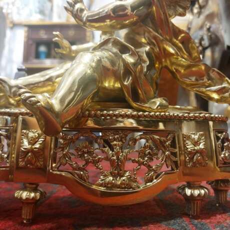 19th Century Pair of Putti Andirons in Gilt Bronze Bronce 19th century - photo 5