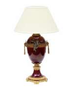Metall. Lampe de table en porcelaine. 