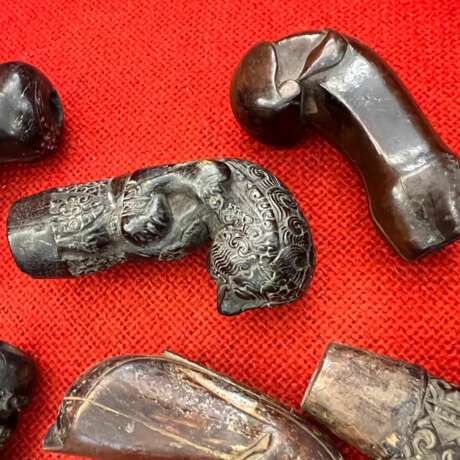 Collection of Kriss Handles Java Indonesia Late 18th Early 19th Century Bois laqué Other style Late 18th century - photo 17