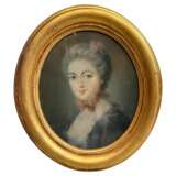 Portrait of a young woman in an gilt oval frame pastel drawing 18th century oil painting 18th century - photo 1