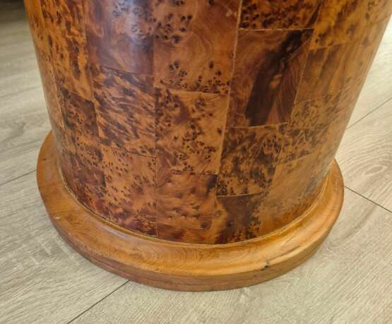 Large Art Deco Column Stand In Amboyna Burl 1940 Lackiertes Holz 20th century - Foto 2