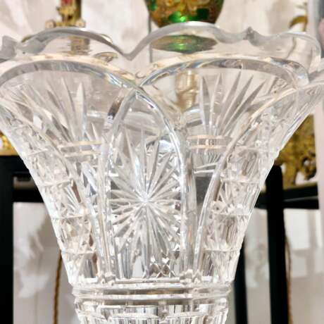 Baccarat Cut Crystal Centerpiece Mounted on Chiseled Gilt Bronze 19th Century Crystal bronze Napoleon III 19th century г. - фото 3