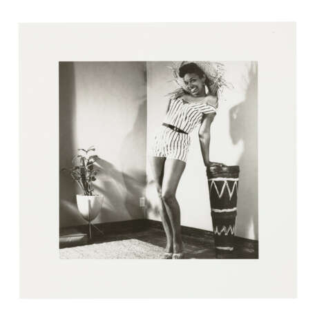 LORNA SIMPSON (B. 1960) - photo 7