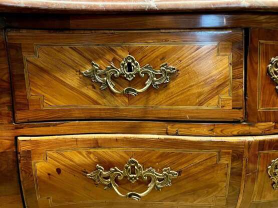 18th Century Commode from the Louis XIV Regency Period Мрамор - фото 8