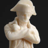 Elfenbein-Statuette: Napoleon. - фото 2