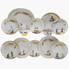 A 42-piece "1001 Nights" dinner service. Meissen, 2nd half of the 20th century, design: Ludwig Zepner 1966/67 (form number 2394), decoration: Prof. Heinz Werner (decor number 680710)
