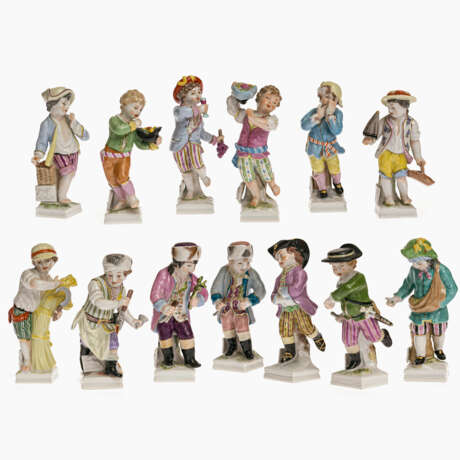 A set of twelve month-/ zodiac figures. KPM Berlin, circa 1900, Friedrich Elias Meyer, circa 1775 - photo 1