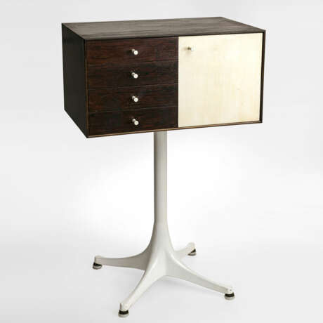 A chest of drawers. attributed to George Nelson & Associates / USA, circa 1950/1960, Modell 5211 für Herman Miller - photo 1