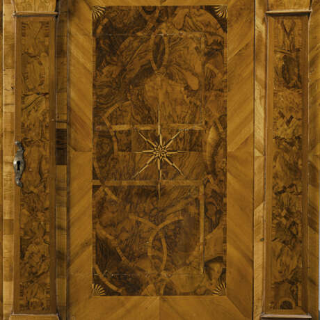 A cupboard. Lübeck, 2nd half of the 18th century - photo 3