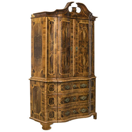A bureau cabinet. Central German, 18th century and later - photo 2