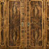 A bureau cabinet. Central German, 18th century and later - photo 3