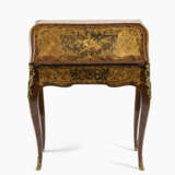 A ladies bureau (Bureau de pente). Paris, circa 1765, marked Joseph Schmitz (master 1761) - photo 2