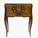 A ladies bureau (Bureau de pente). Paris, circa 1765, marked Joseph Schmitz (master 1761) - photo 4