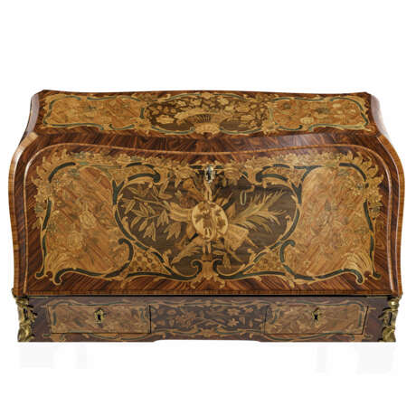 A ladies bureau (Bureau de pente). Paris, circa 1765, marked Joseph Schmitz (master 1761) - photo 6