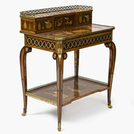 A ladies bureau (Bonheur du jour). Paris, circa 1770, marked P. Pioniez (master 1765) - photo 2