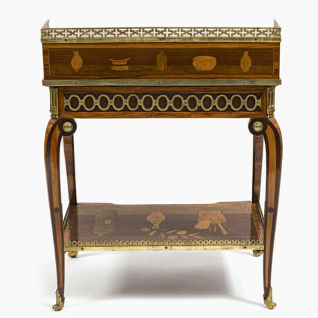 A ladies bureau (Bonheur du jour). Paris, circa 1770, marked P. Pioniez (master 1765) - photo 3