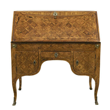 A bureau de pente à caissons. France, mid 18th century - photo 1