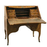 A bureau de pente à caissons. France, mid 18th century - photo 3