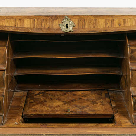 A bureau de pente à caissons. France, mid 18th century - photo 5
